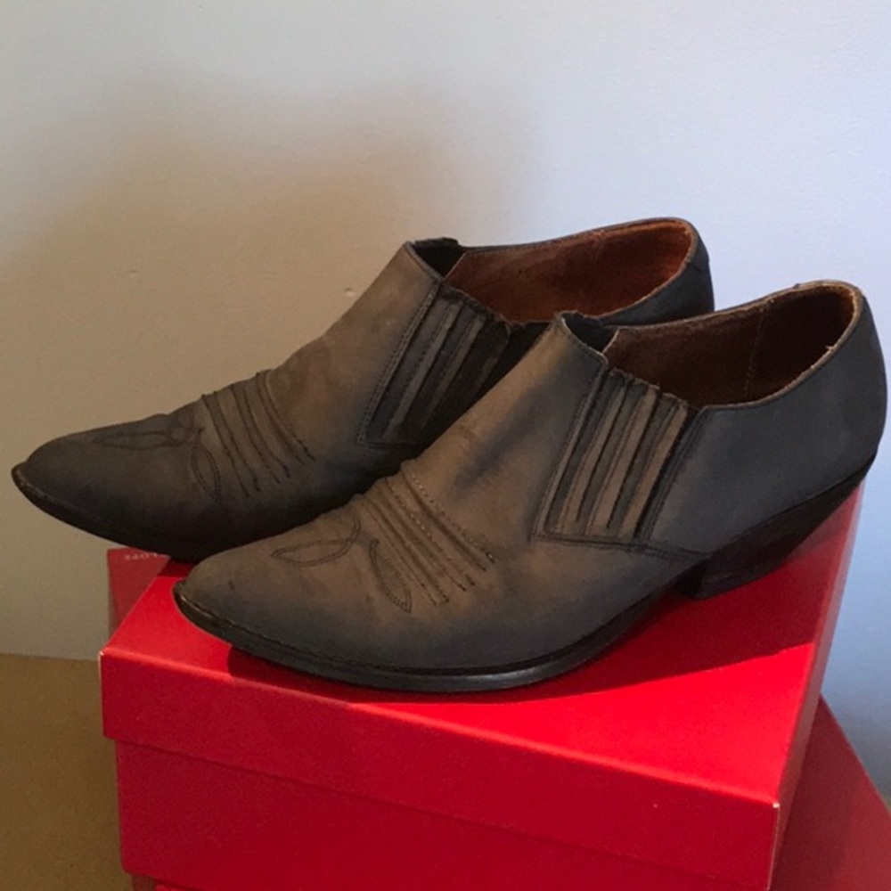 GUESS ? By Georges Marciano 90’s made in Spain blue suede western booties. 9B